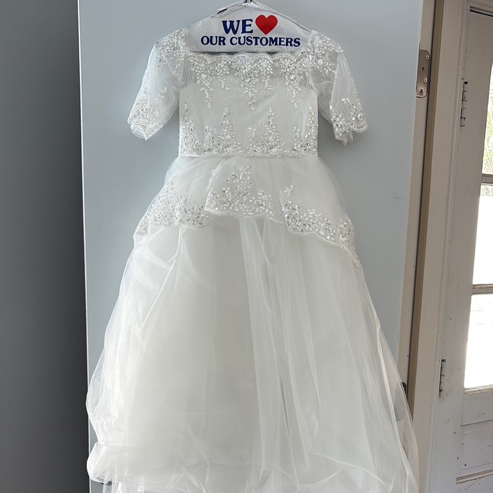 Elegant White Lace Dress